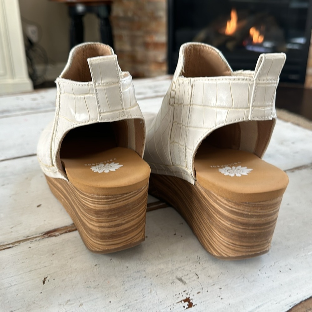 - YellowBox Barty white/cream wedge clogs size 6 - Picture 5 of 8